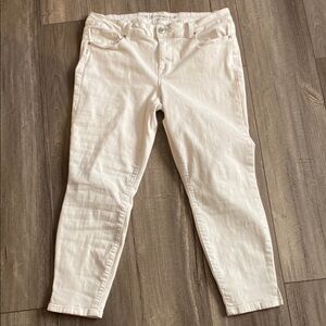 Maurices white Ankle Jeans